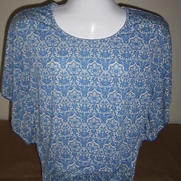 BLUE & WHITE FLORAL TOP, Sz M, NWT - Picture 3 of 5